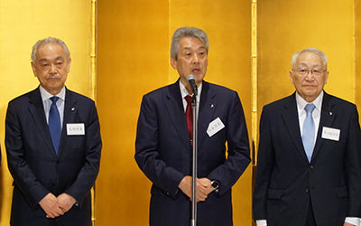 ■NEWS　日医役員就任披露パーティー開催─松本会長「地域医師会をしっかり支える」